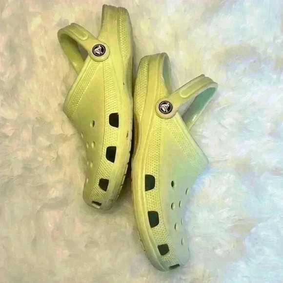 Crocs Classic Clog In Celery Green Durable and Comfy Men Size 8 Women Size 10 - Picture 8 of 13